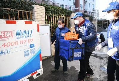 是明芳委員率企業為援鄂醫療隊員家庭提供保潔服務，暖心守護彰顯社會責任
